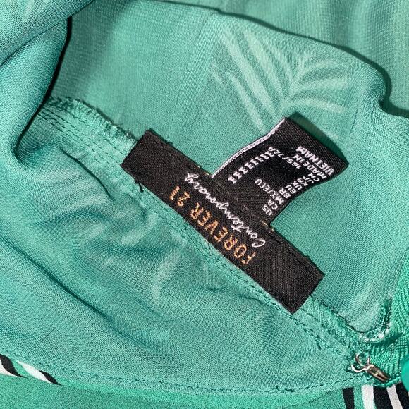 Forever 21 Green Tropical Hawaiian Halter Sleeveless Romper Women's Size Medium - Picture 4 of 7